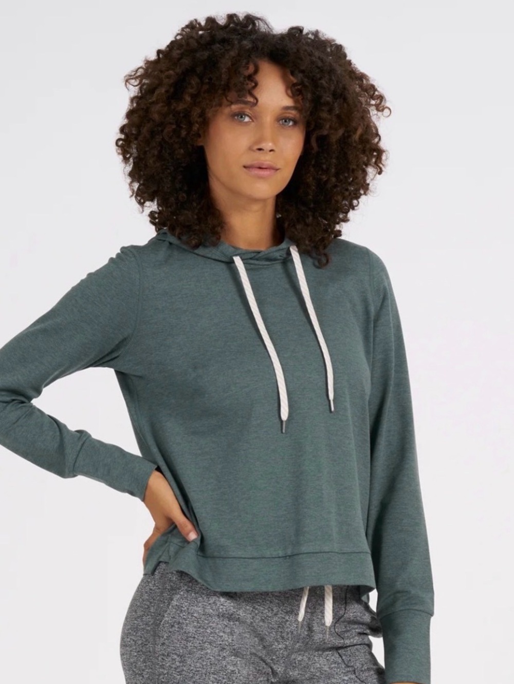 Vuori Halo Essential Hoodie in Kelp Heather Size S/M